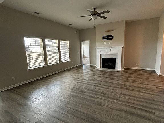 3rd image of 289 Deerfield Dr NE