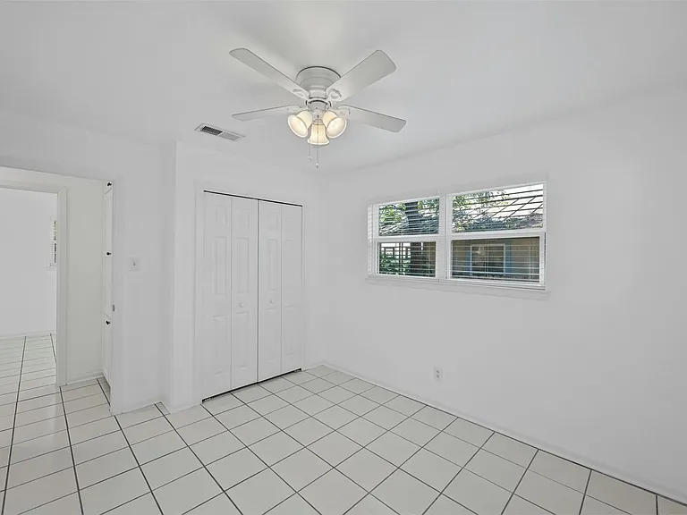 2409 Devonshire Dr — Photo 21