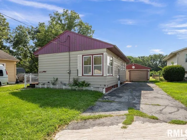 4234 9th St, Rock Island, IL 61201