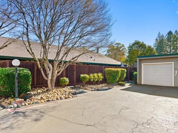 985 Santa Cruz Way, Rohnert Park, CA 94928