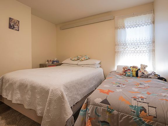 5th image of 355 W Deloney Ave E #9