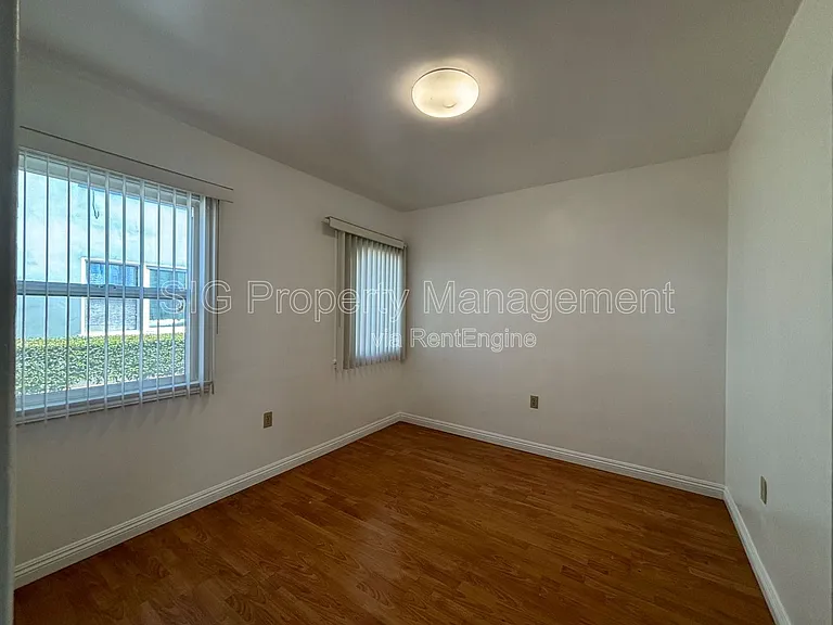 629 W Glenoaks Blvd #A — Photo 16