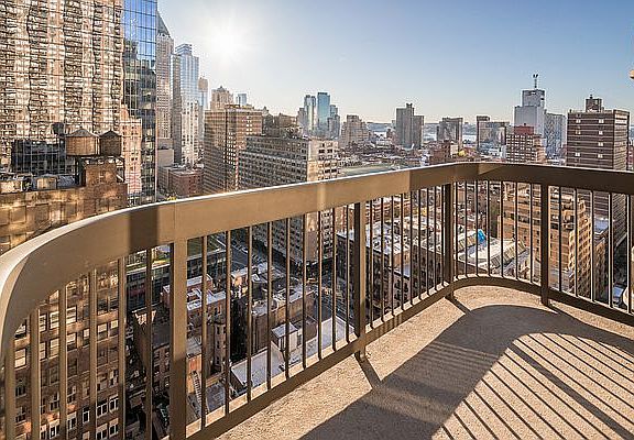 5th image of 235 W 56th St APT 25G