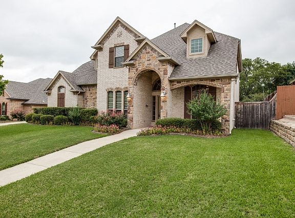 2nd image of 3419 Vista Lake Cir
