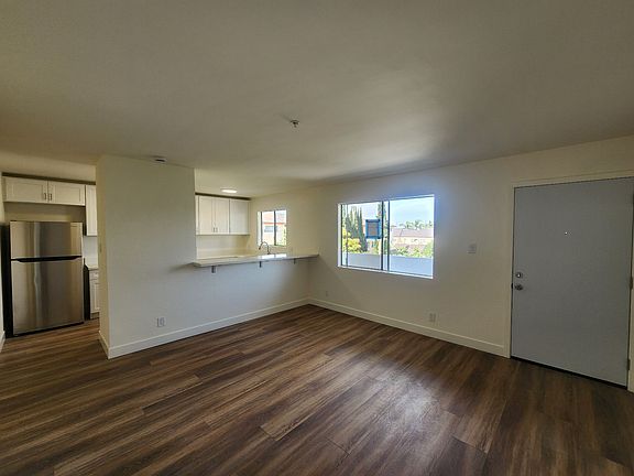 2nd image of 13111 Doty Ave APT 5