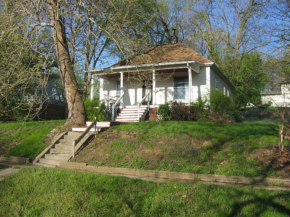 1st image of 8 N Hazel St