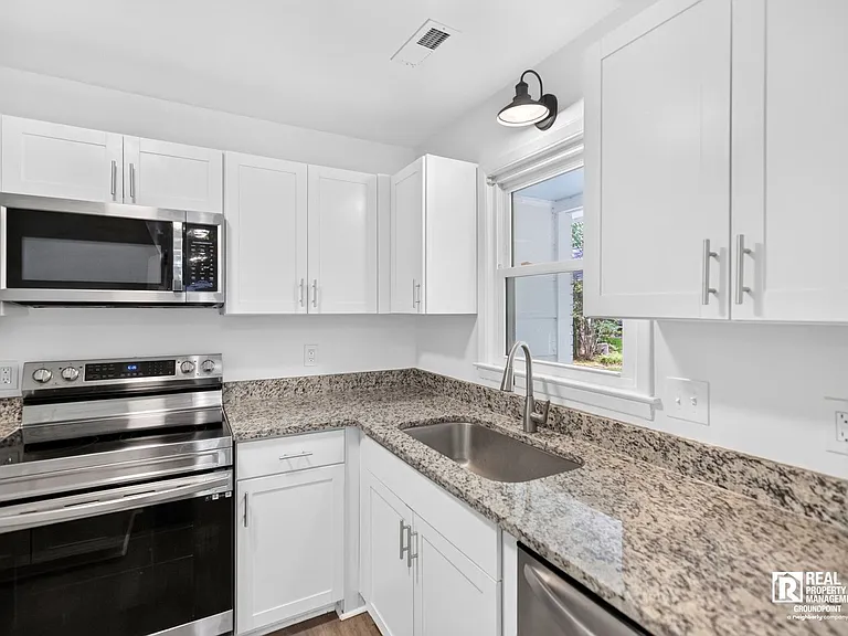 108 Eagle St — Photo 4