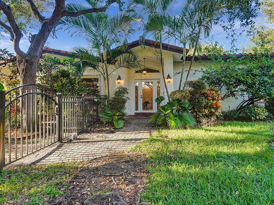 1st image of 2713 NE 27th Avenue