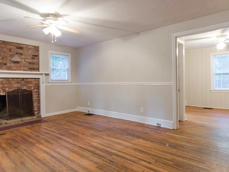 1233 Cheshire Ave — Photo 3