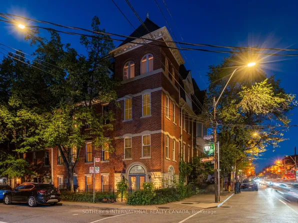 74 Aberdeen Ave, Toronto, ON M4X 1A2