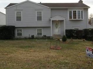 5681 Rowser Dr, Woodbridge, VA 22193