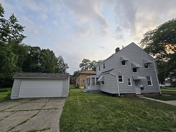 2nd image of 15996 Ravine Dr