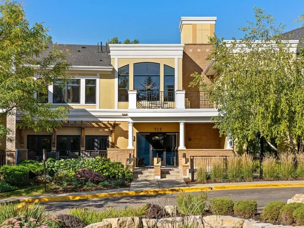 715 Linden St Unit 204, Mendota Heights, MN 55118