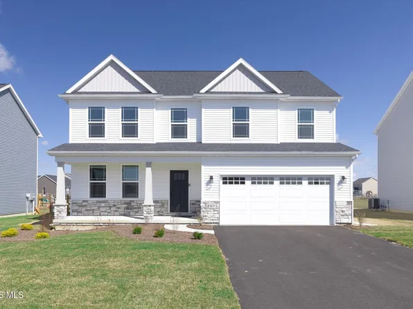 197 Valley Hall Dr, Perrysburg, OH 43551
