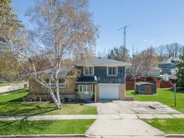 215 Clark St, Horicon, WI 53032