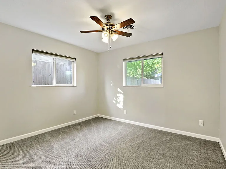 5716 Wellington Dr — Photo 17