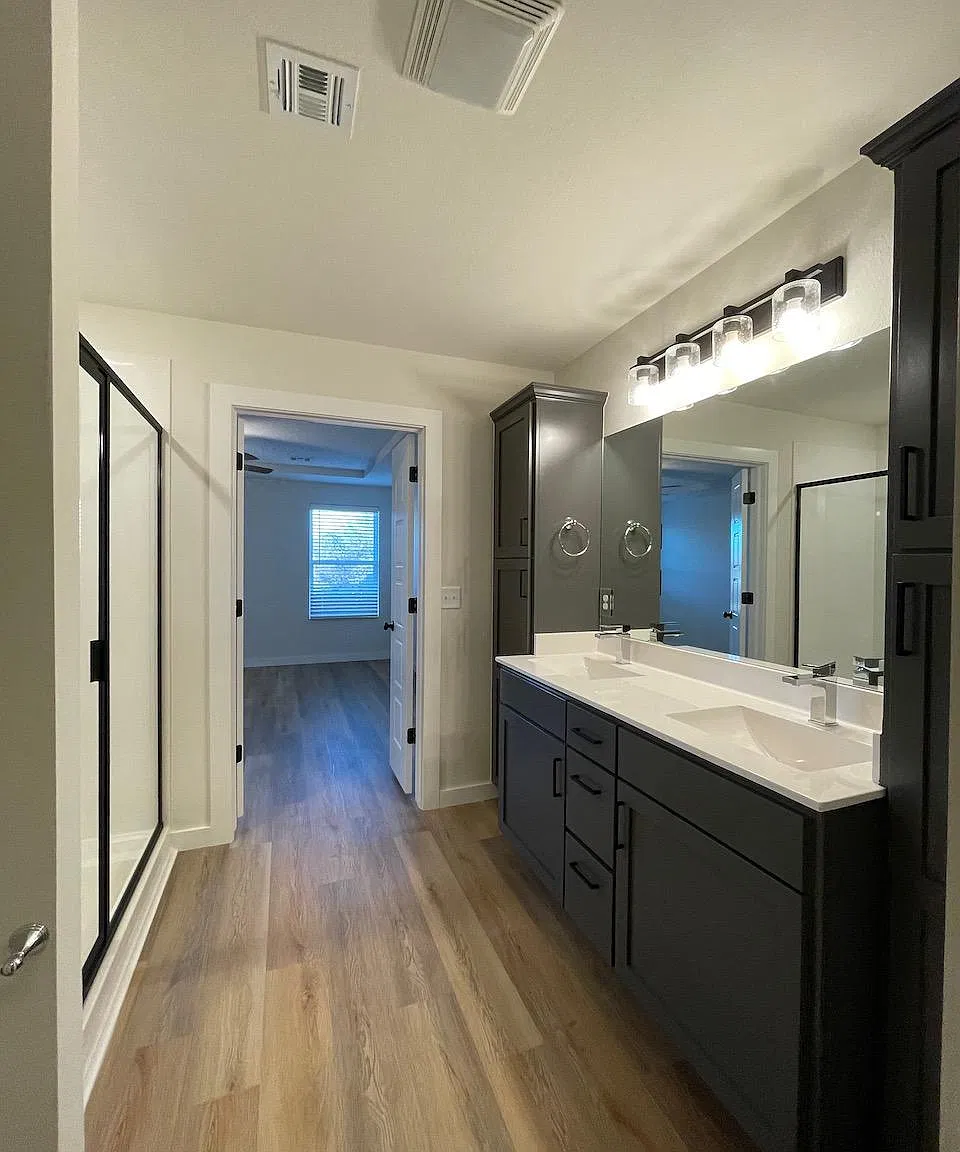 4 bed, 1941 sqft, $2,450 — Photo 3