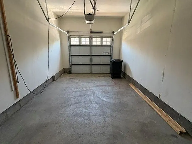 216 Bixby Private Ln — Photo 22
