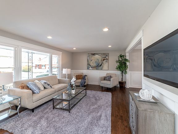 3rd image of 743 E 167th Pl