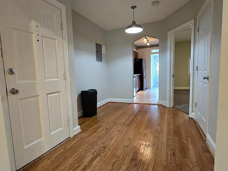 4044 7th St NE #4 — Photo 3