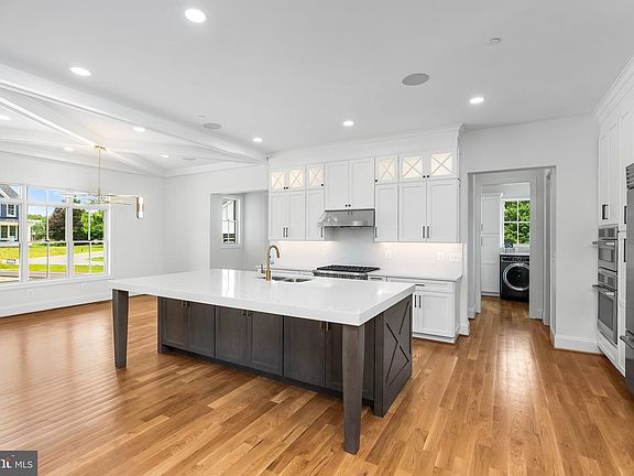 5th image of Princess Anne Way Lot 33