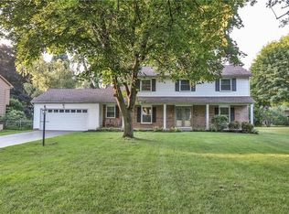 18 Kitty Hawk Dr, Pittsford, NY 14534