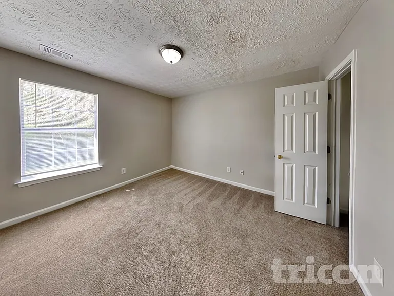 2277 Kilgore Ln — Photo 11