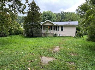 2120 Meadowview Dr, Jamestown, TN 38556