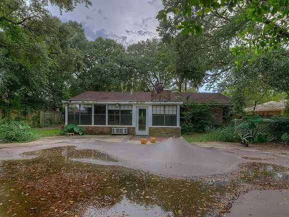 5th image of 5918 Somerset Dr