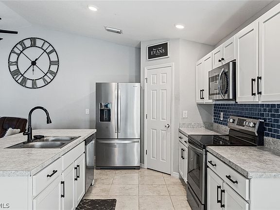 4th image of 3306 NE 8th Place Cpe