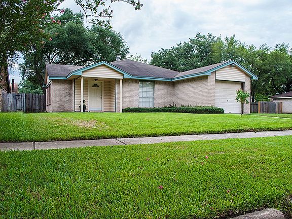 2nd image of 12615 Hickory Bend Dr