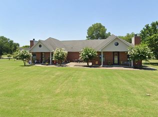 801 W Russell Ave APT 200, Bonham, TX 75418