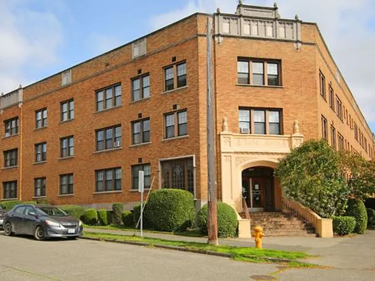 The Lola Apartments — Photo 2