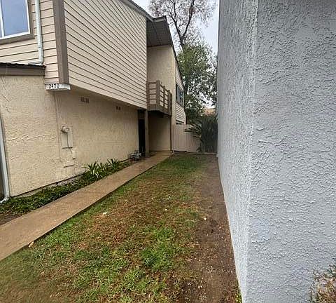 2nd image of 2470 Stow St