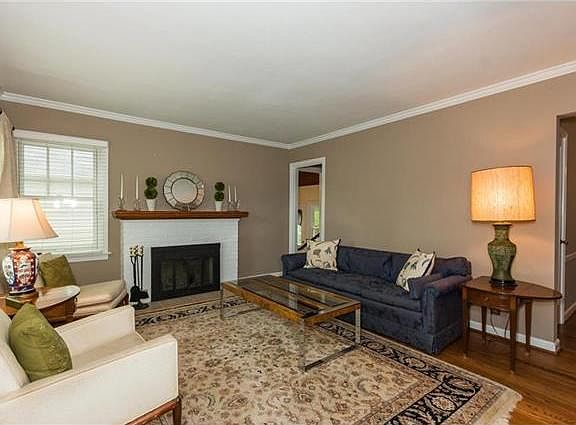 3rd image of 556 Meadowridge Dr
