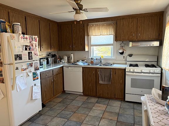 4th image of 57 Essex St