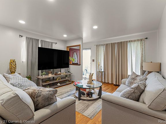 5th image of 6205 Mayburn St