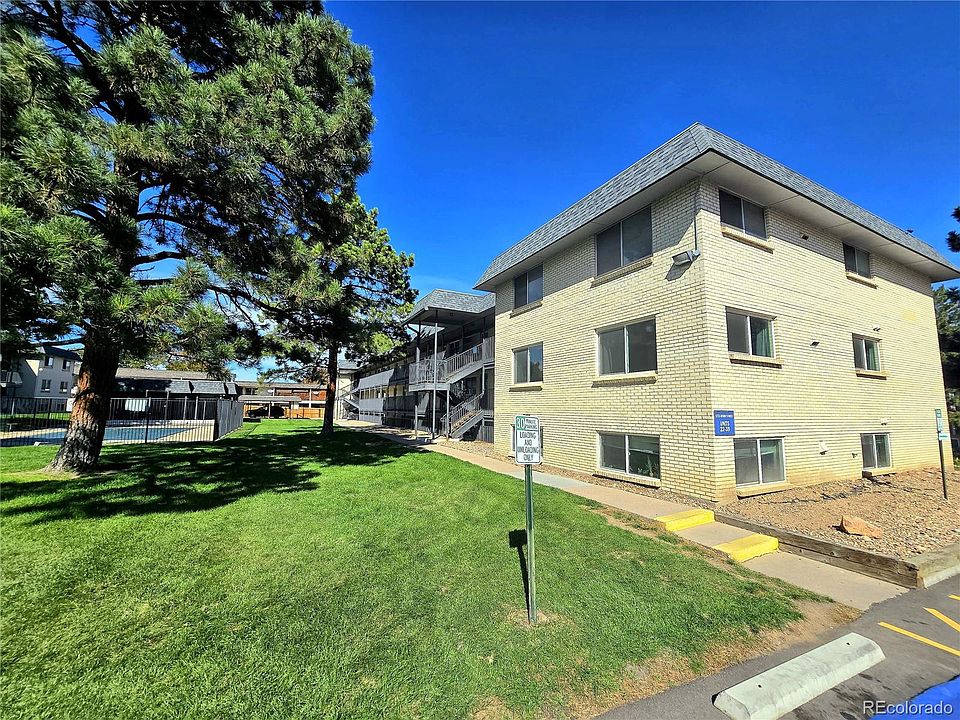 1st image of 1723 Robb Street #33
