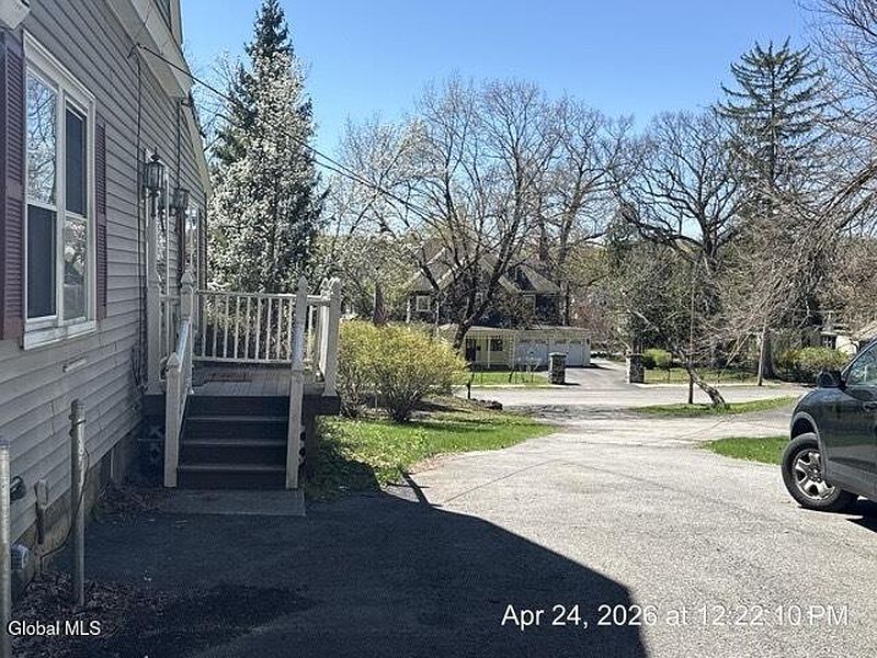 2nd image of 125 Stewart Street