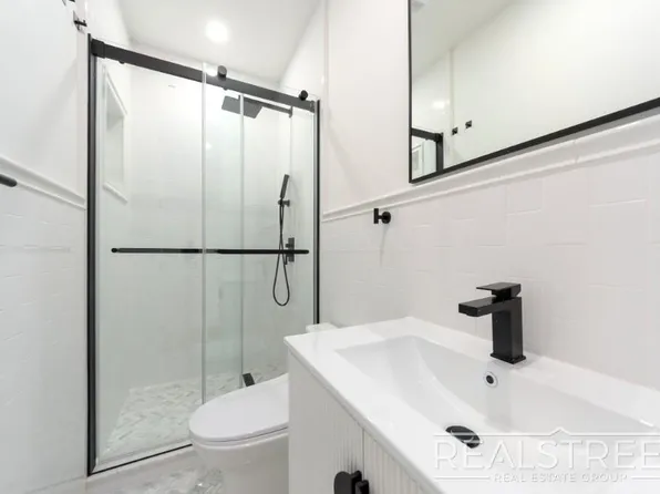 536 Monroe Street image 5 of 8