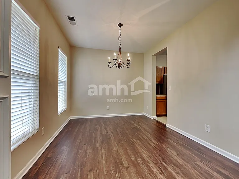 2021 Moss Creek Dr — Photo 5