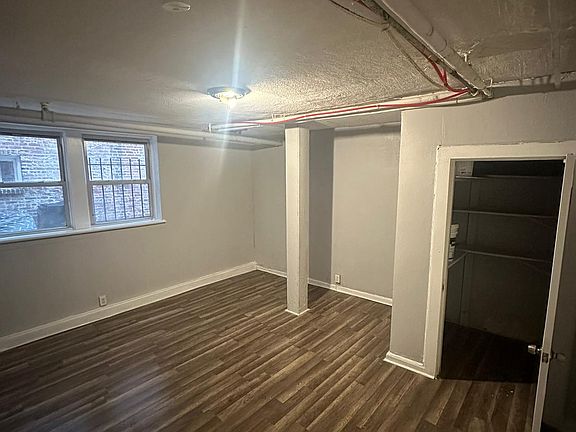 4th image of 129 Schofield St #13