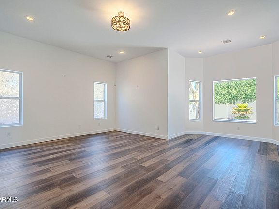 4th image of 1223 E CLEARVIEW Drive