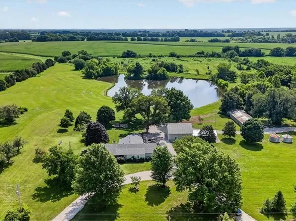 26025 Metcalf Rd, Louisburg, KS 66053