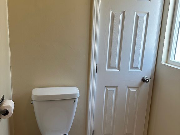 5th image of 11841 Truro Ave APT A