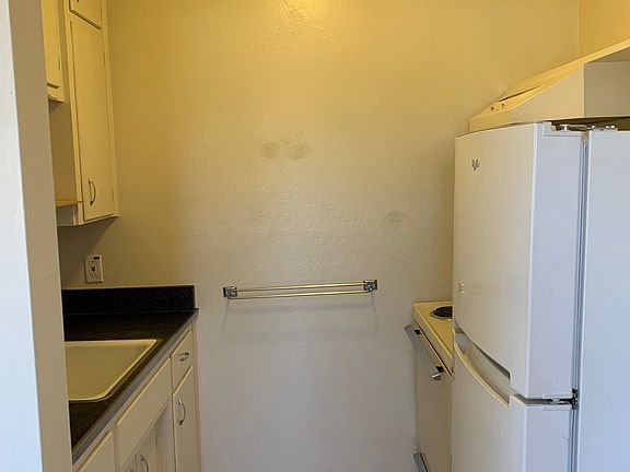 2nd image of 946 Park Ave #11A