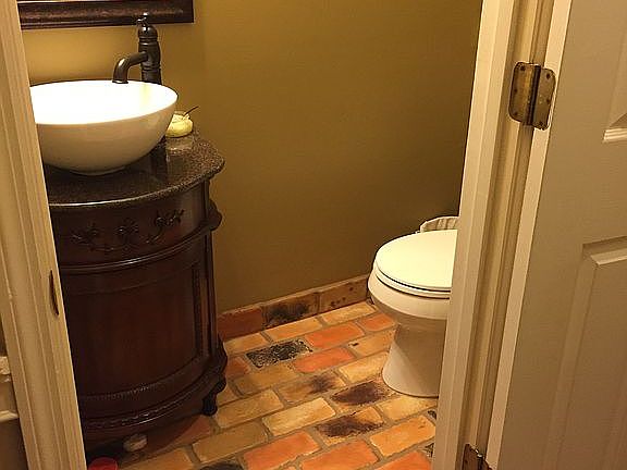 1/2 Bath with brick pavers