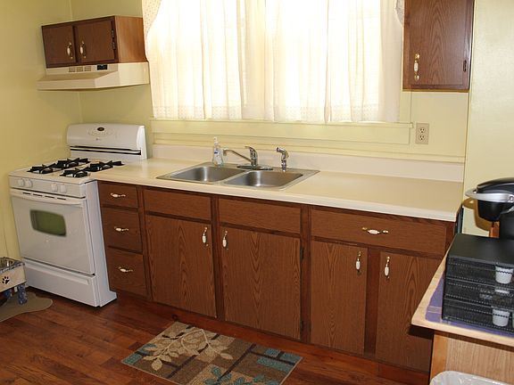 5th image of 1509 Stewart St