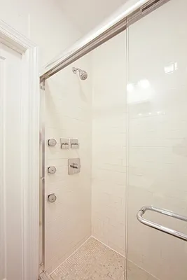 Sold by Rand Realty NY | media 9