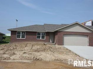 425 Hampton Cv, Peoria, IL 61607